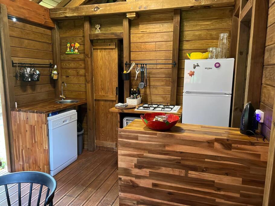 La Kaz A Pepes, Charmant Logement Avec Piscine Lamentin Exterior foto